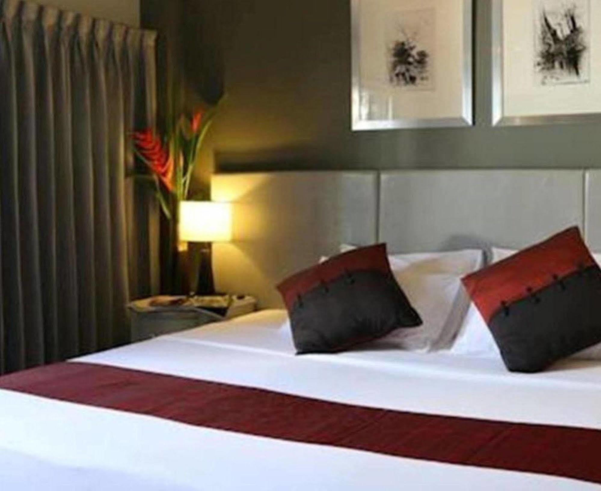 The Regent Park Hotel Phnom Penh Bagian luar foto